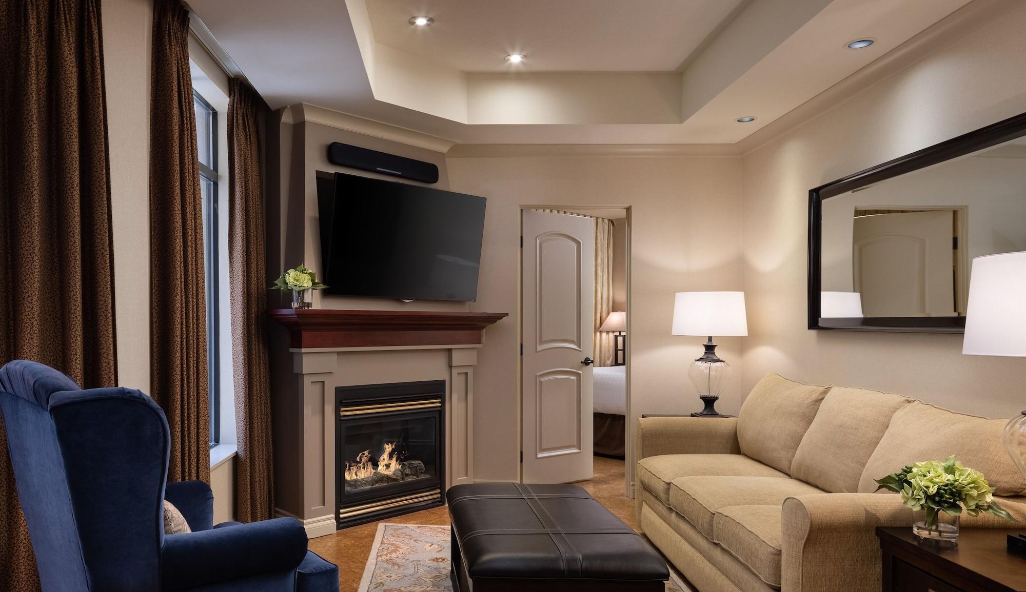 The Royal Kelowna - Bellstar Hotels & Resorts Экстерьер фото